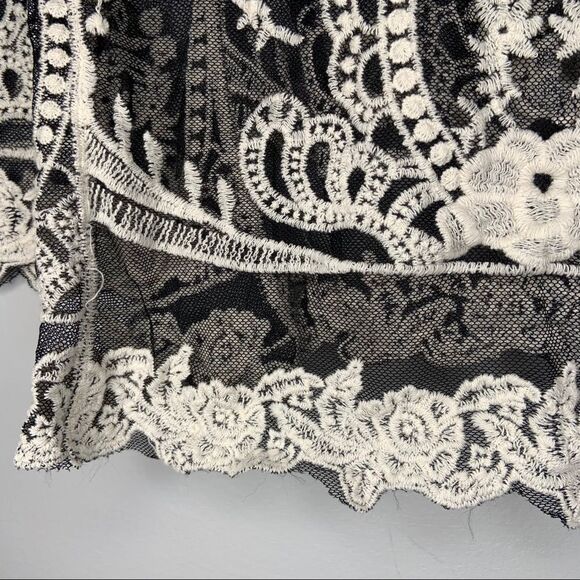 Long Sleeve Lace Blouse Top - Picture 5 of 9